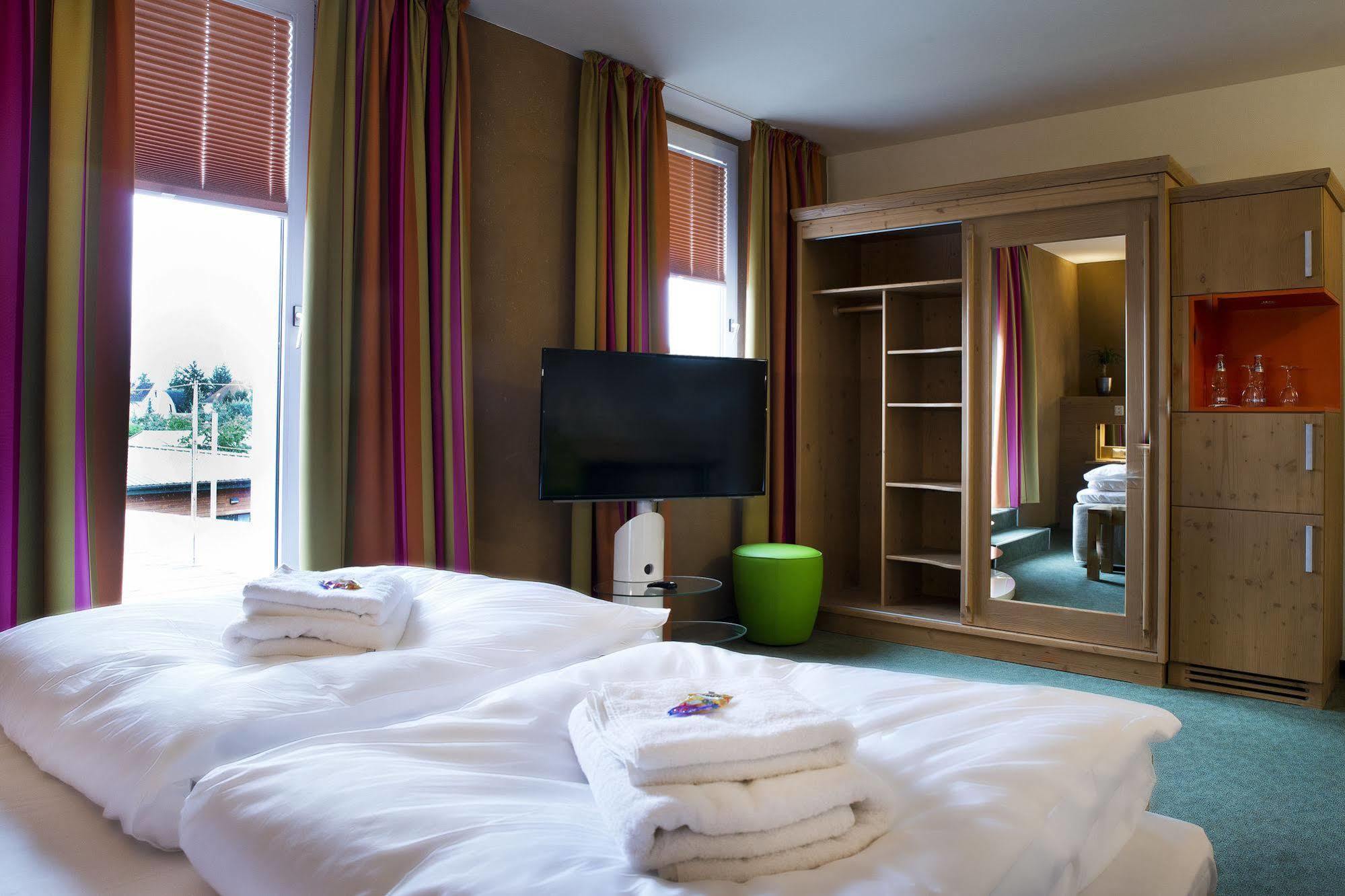 Sonn'Idyll Hotel & Saunalandschaft ราธนอว์ ภายนอก รูปภาพ