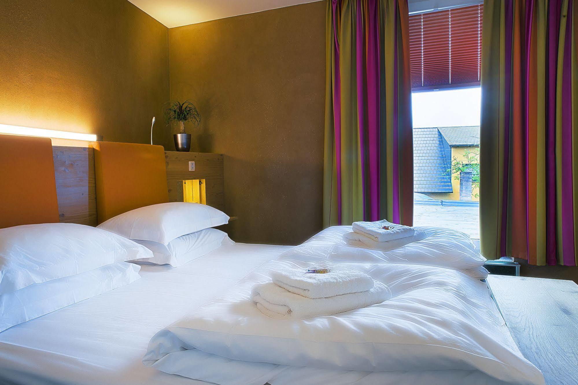 Sonn'Idyll Hotel & Saunalandschaft ราธนอว์ ภายนอก รูปภาพ