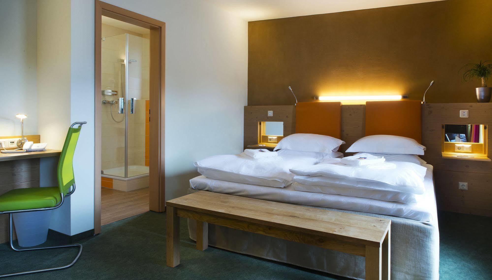 Sonn'Idyll Hotel & Saunalandschaft ราธนอว์ ภายนอก รูปภาพ