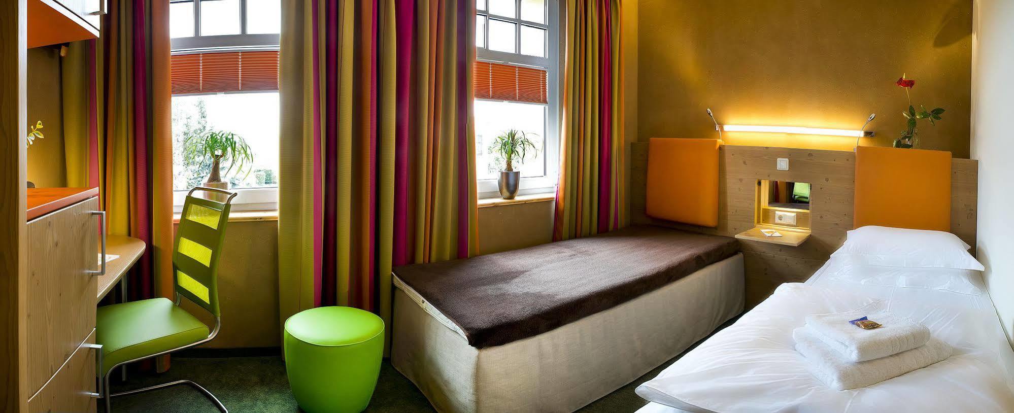 Sonn'Idyll Hotel & Saunalandschaft ราธนอว์ ภายนอก รูปภาพ