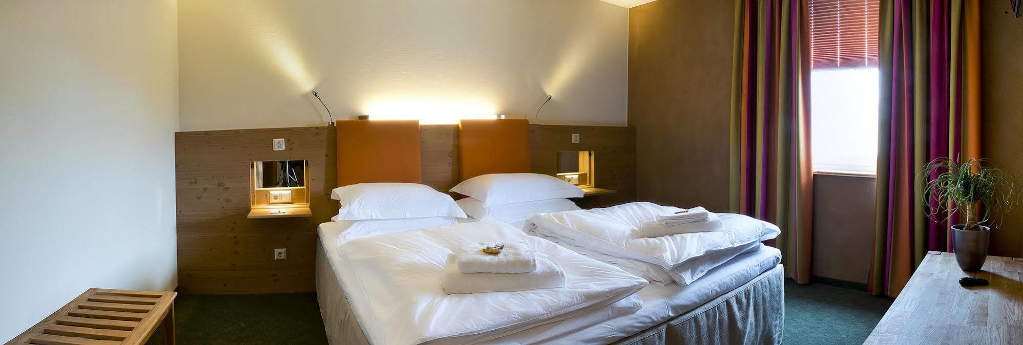 Sonn'Idyll Hotel & Saunalandschaft ราธนอว์ ภายนอก รูปภาพ